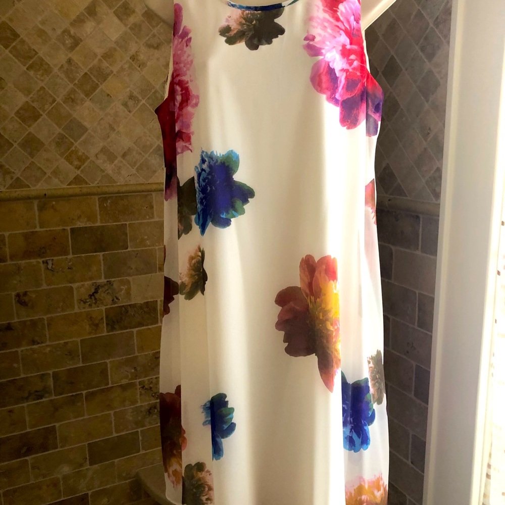 Floral print dress.